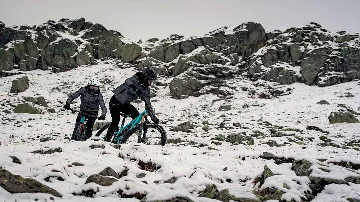 Forside 27 Forside -Trollkids Salg ASSOS WINTER MTB KIT TRAIL RIDING SNOWY CONDITIONS